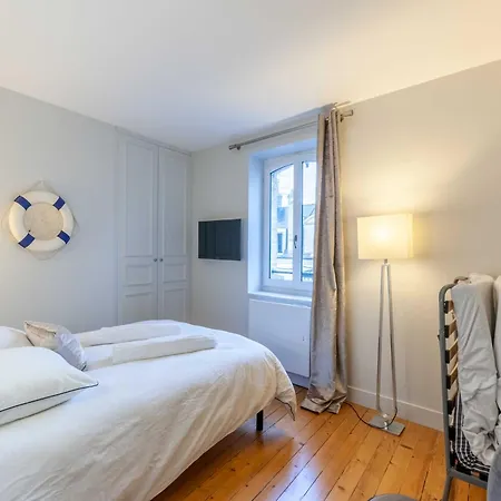 High-end 75m2 - Place Morny