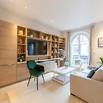 High-end 75m2 - Place Morny *