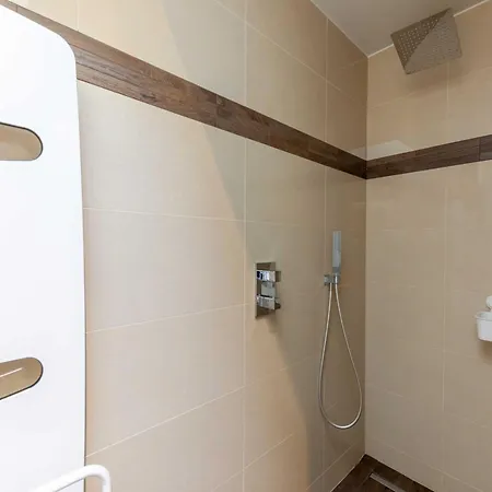 High-end 75m2 - Place Morny 아파트 *