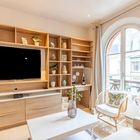 High-end 75m2 - Place Morny