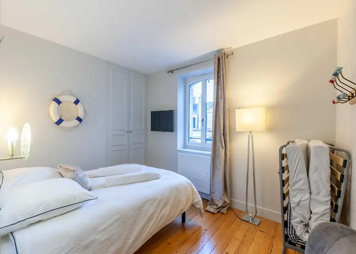 High-end 75m2 - Place Morny